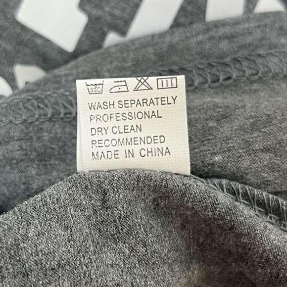 Long Sleeve Tee T-Shirt Size XL Lahaina Stay Strong Gray Cotton Blend Crew Neck - Picture 8 of 9